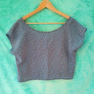NEW blue floral open tie back crop top size medium